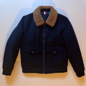 Tommy Hilfiger Navy Jacket with Tan Faux Fur Collar in Size M in EUC